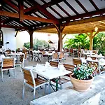 Logis Du Relais - & Restaurant Hotel